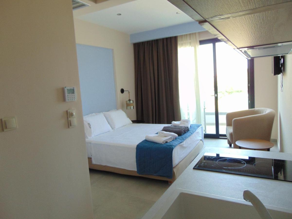 Domus Hospitality Aparthotel Vourvourou Bagian luar foto